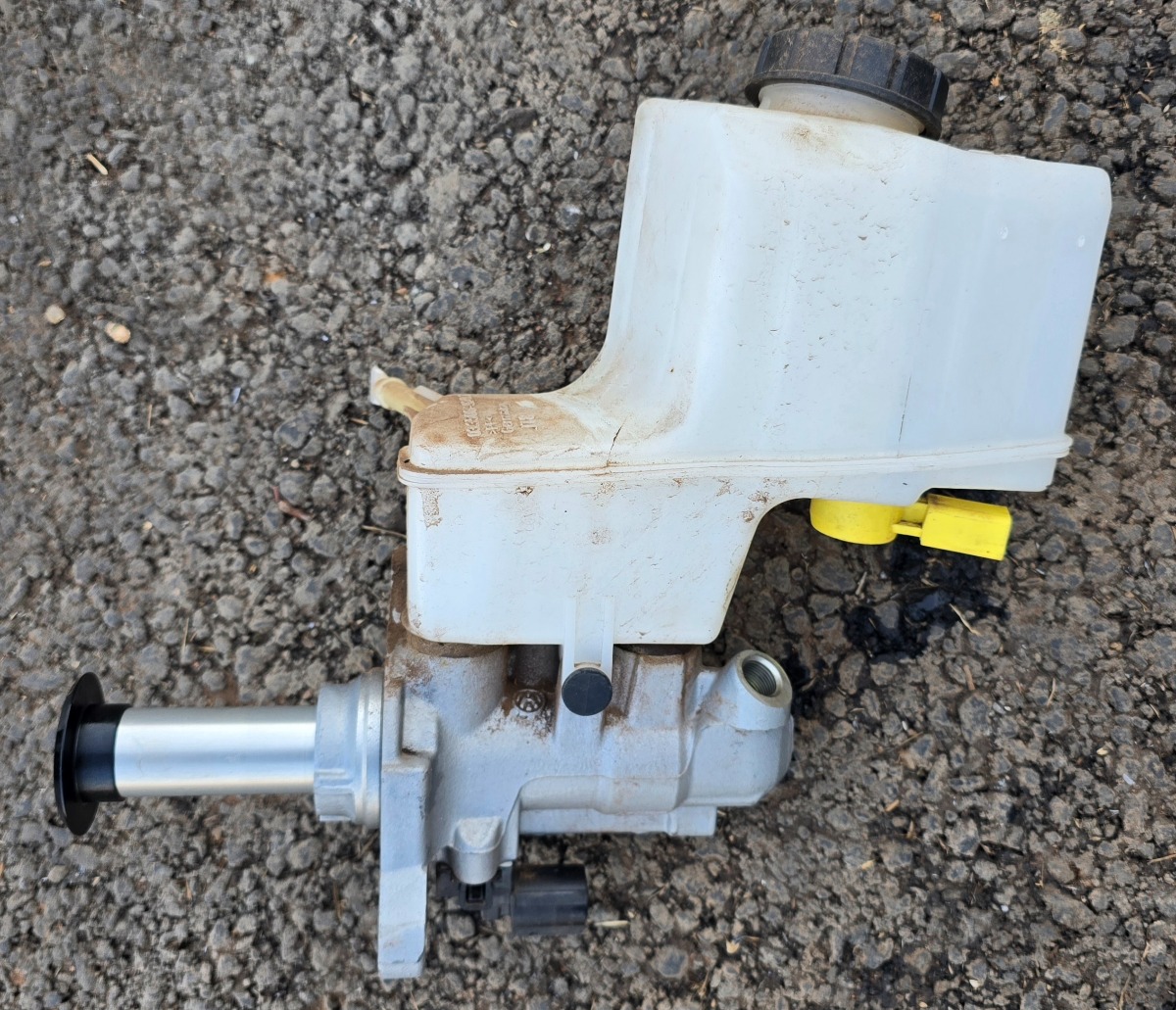 T-CROSS BRAKE MASTER CYLINDER