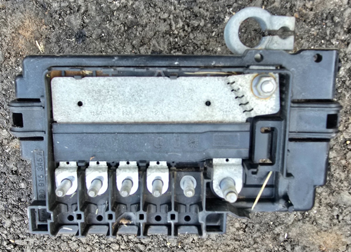 T-CROSS BATTERY FUSE BOX