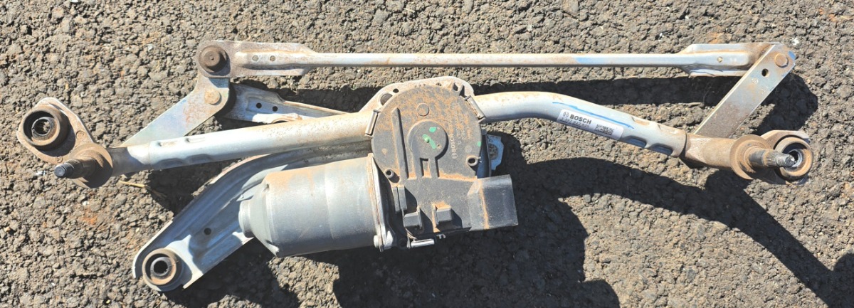T-CROSS WIPER LINKS AND MOTOR