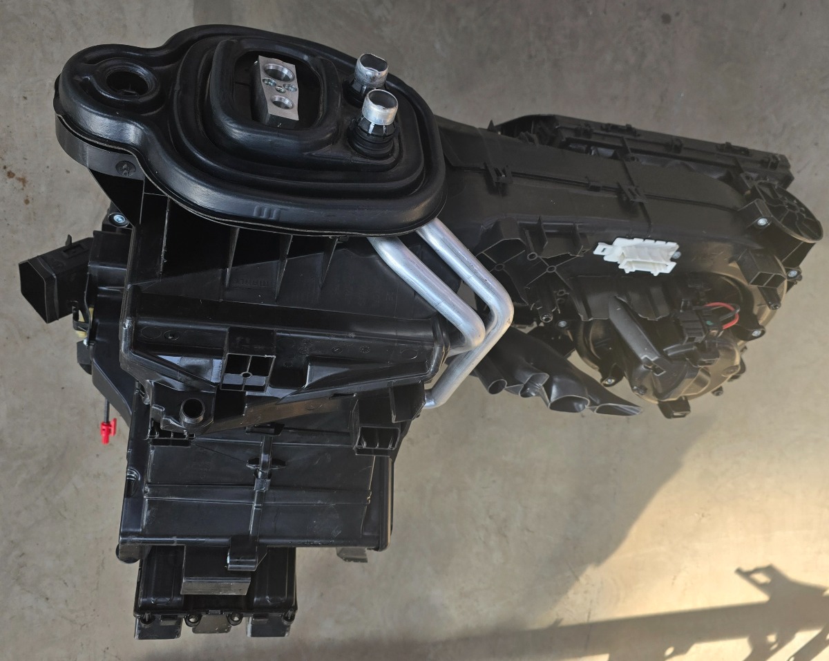 T-CROSS HEATER BOX