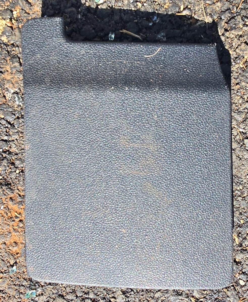 T CROSS INTERIOR FUSE BOX COVER