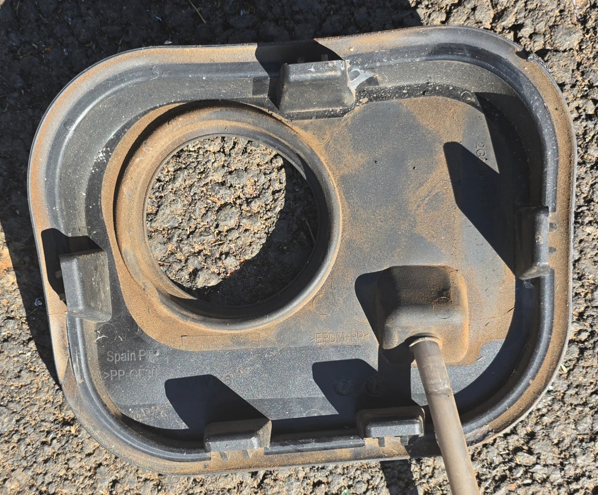 T-CROSS FUEL FILLER SEAL