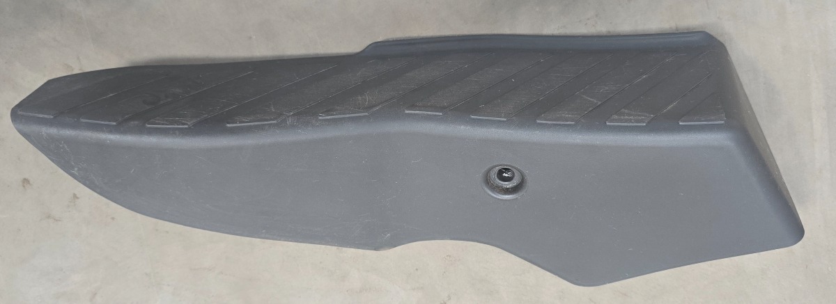 T-CROSS DRIVER FOOTREST