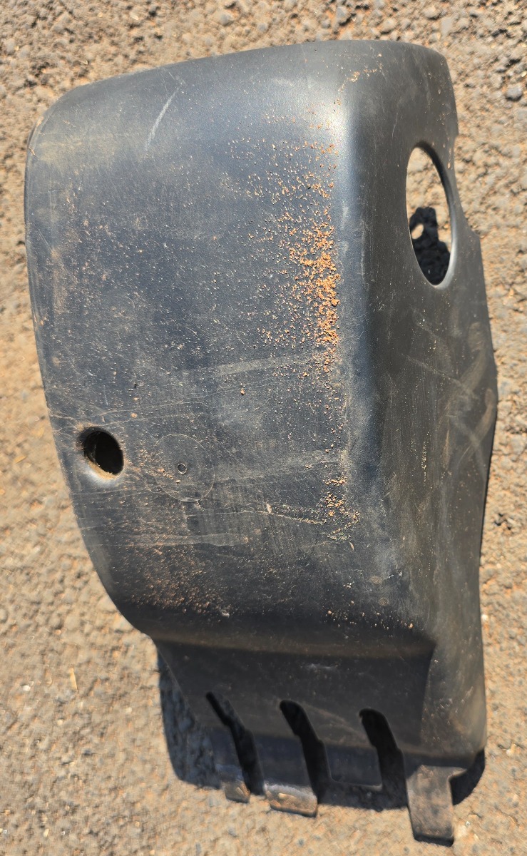 Q3 LOWER STEERING COVER