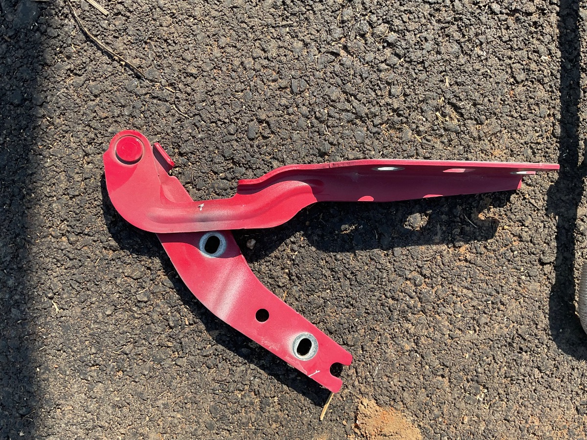 Golf 7 Bonnet Hinge Left