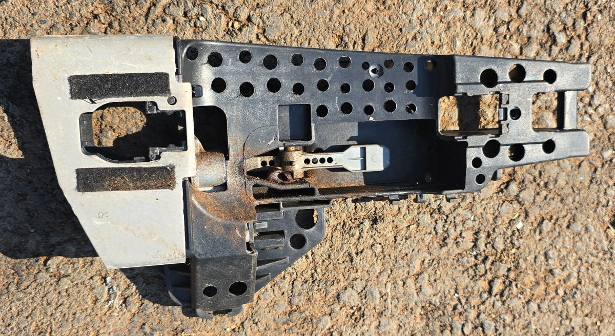 Q3 Door Handle Mount Right Front
