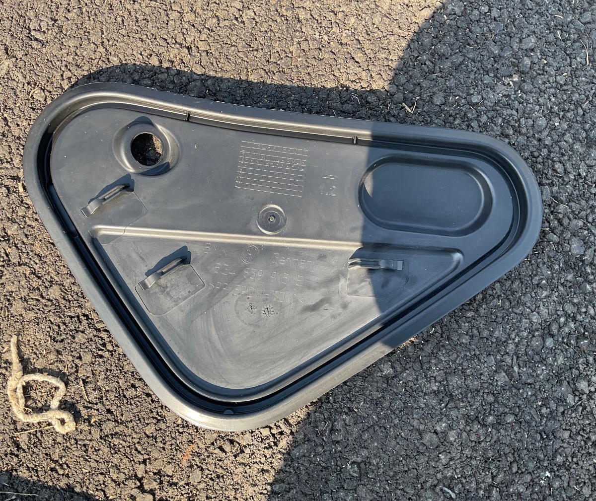 GOLF 7 LEFT REAR DOOR LOCK COVER
