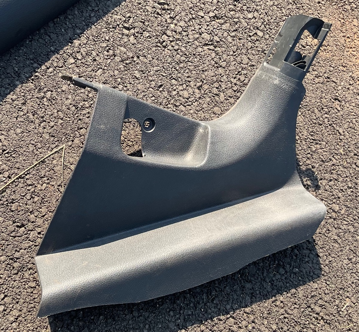 GOLF 7 RIGHT FRONT INNER TRIM