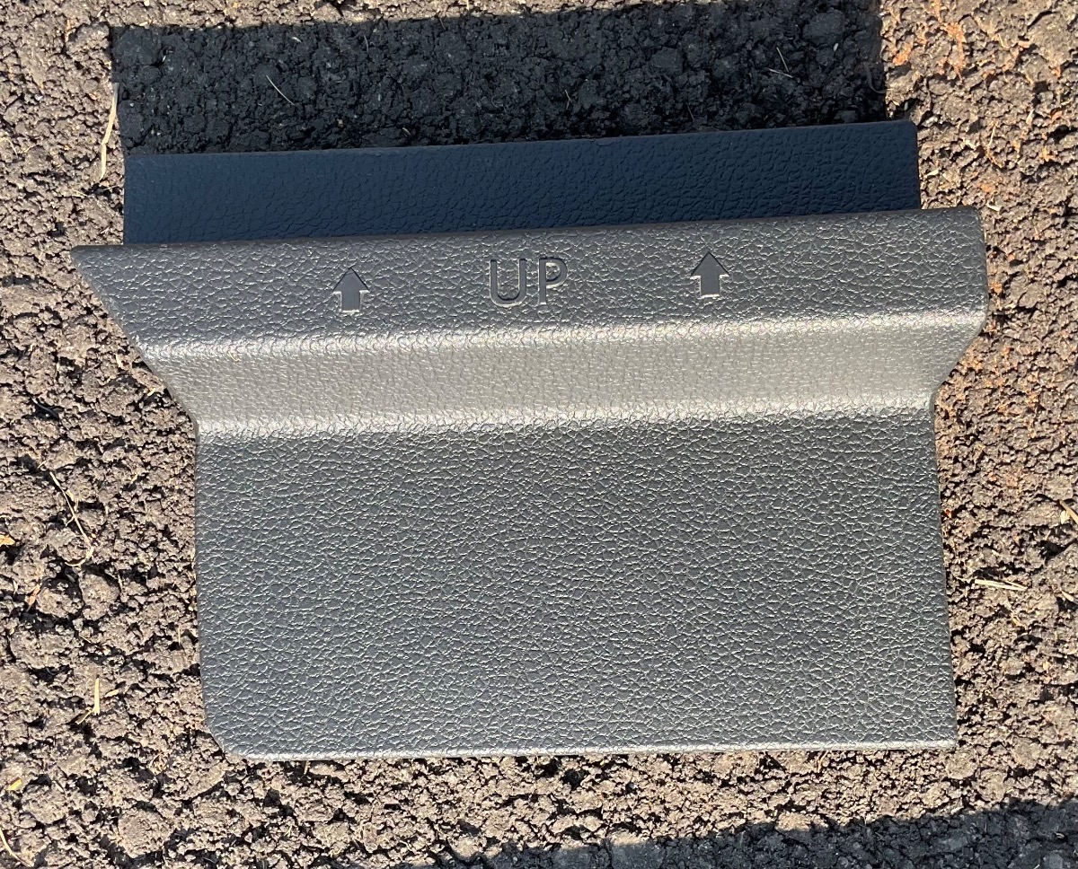 GOLF 7 REAR INNER BOOT TRIM COVER
