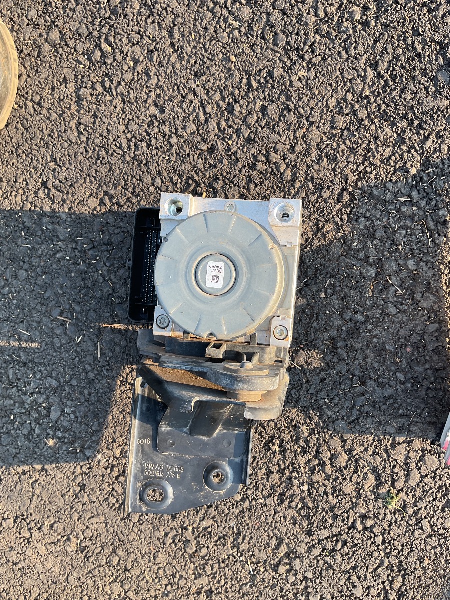 GOLF 7 ABS PUMP