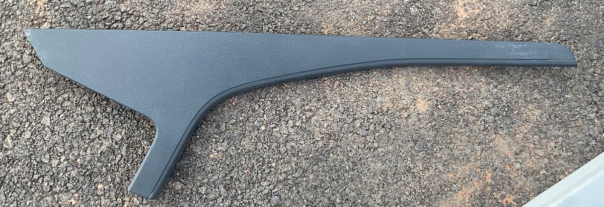 GOLF 7 CONSOLE TRIM RIGHT