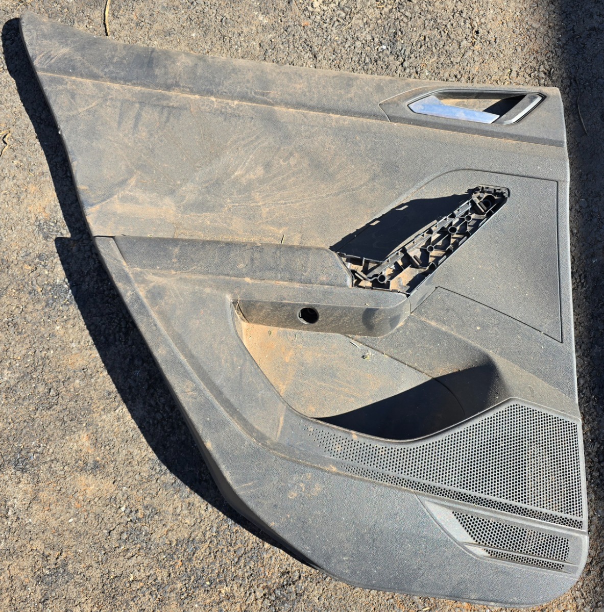 T CROSS LEFT REAR DOOR PANEL