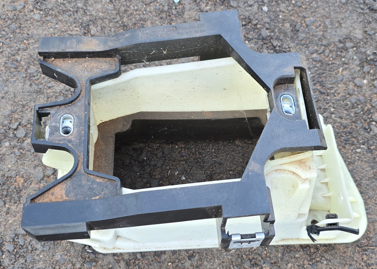 T-CROSS DSG SHIFT BRACKET INNER