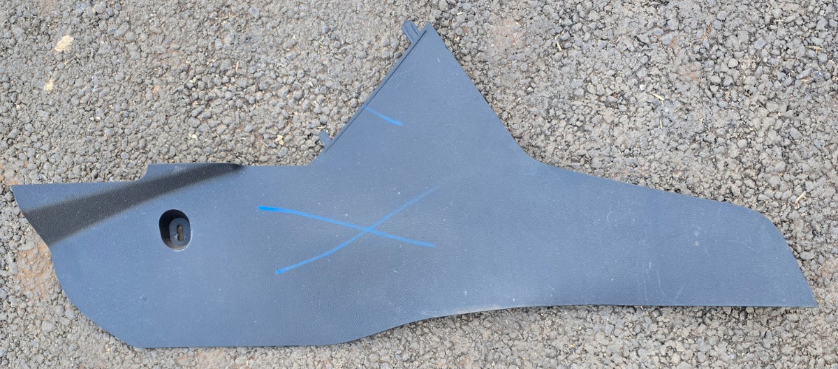 T CROSS CONSOLE SIDE TRIM LEFT