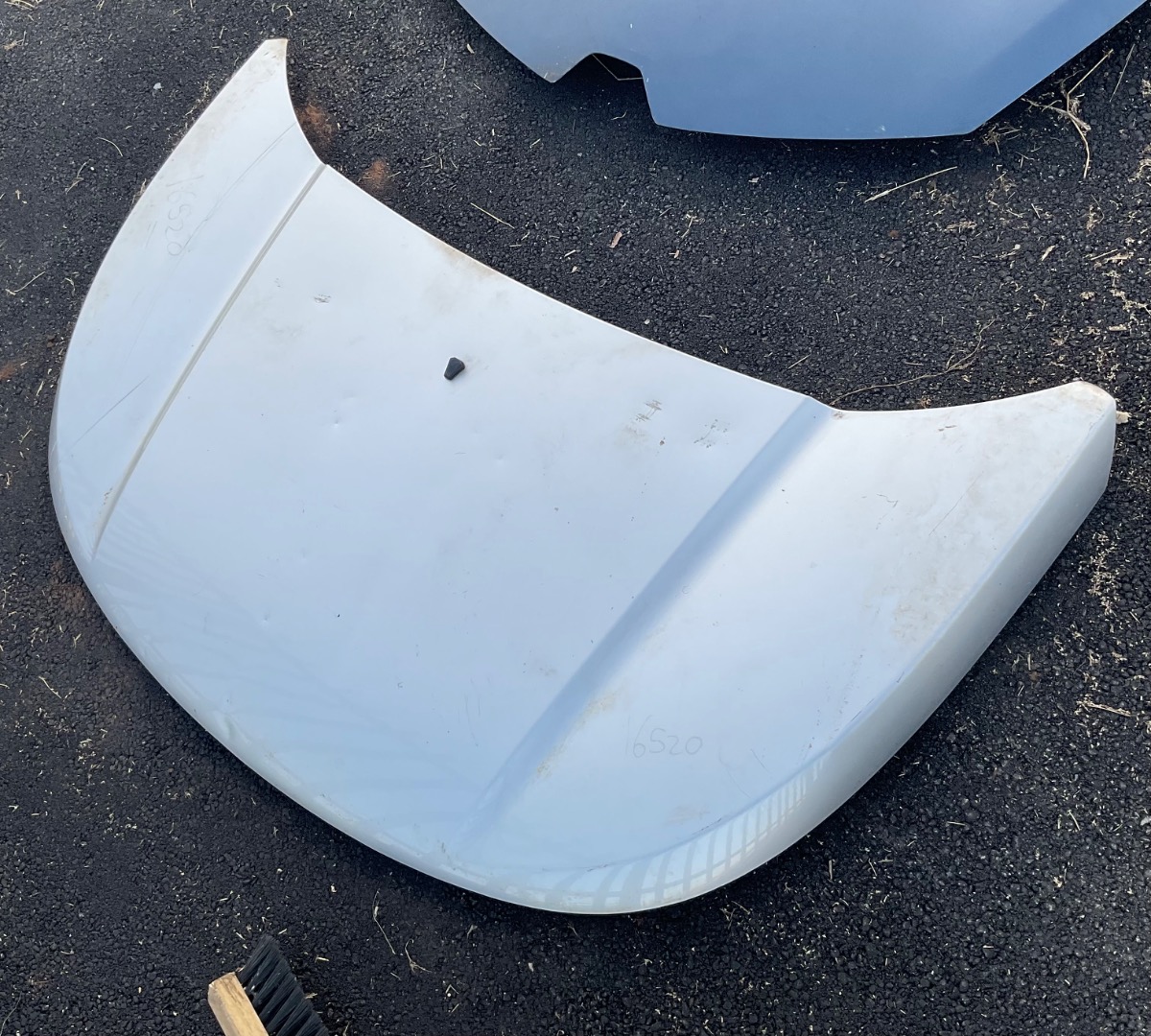KUV100 BONNET