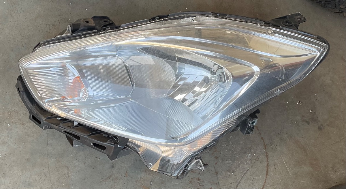 SWIFT LEFT HEADLIGHT