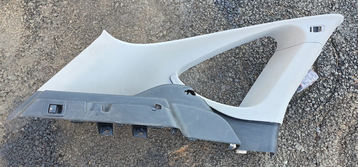 F45 LEFT REAR C/D-PILLAR TRIM