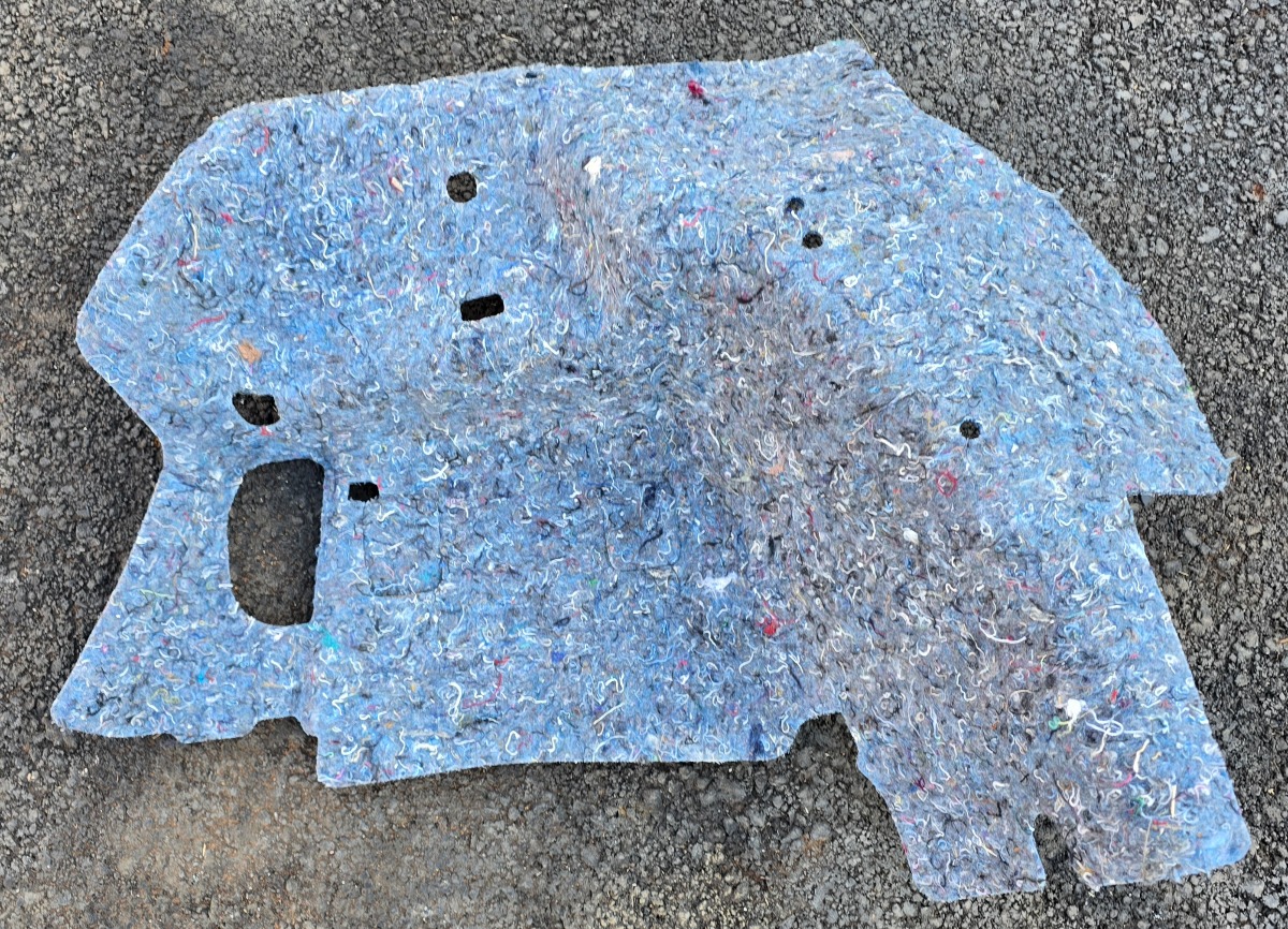 F45 LEFT REAR NOISE INSULATION