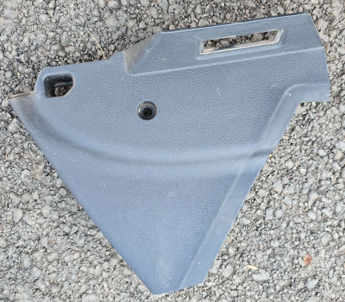 F45 LEFT CENTRE CONSOLE TRIM