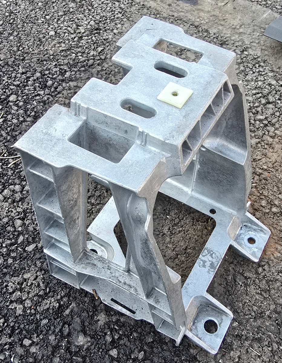 F45 CENTRE CONSOLE REAR MOUNT