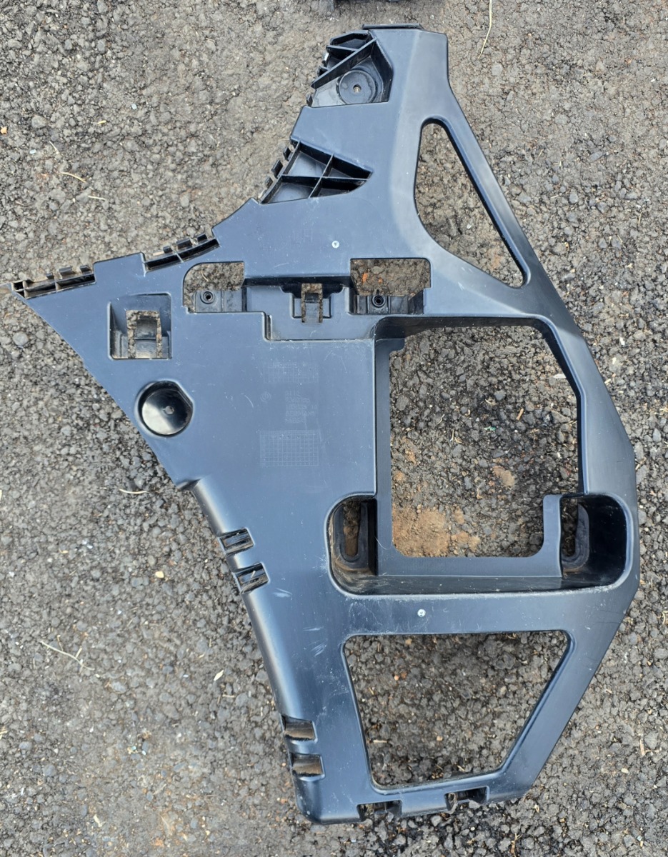 F45 LEFT REAR BUMPER BRACKET