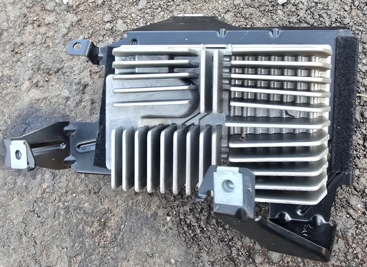F45 RADIO AMPLIFIER