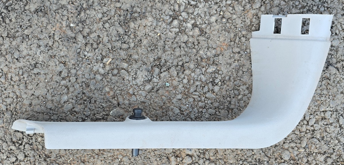 F45 LEFT UPPER BOOT TRIM