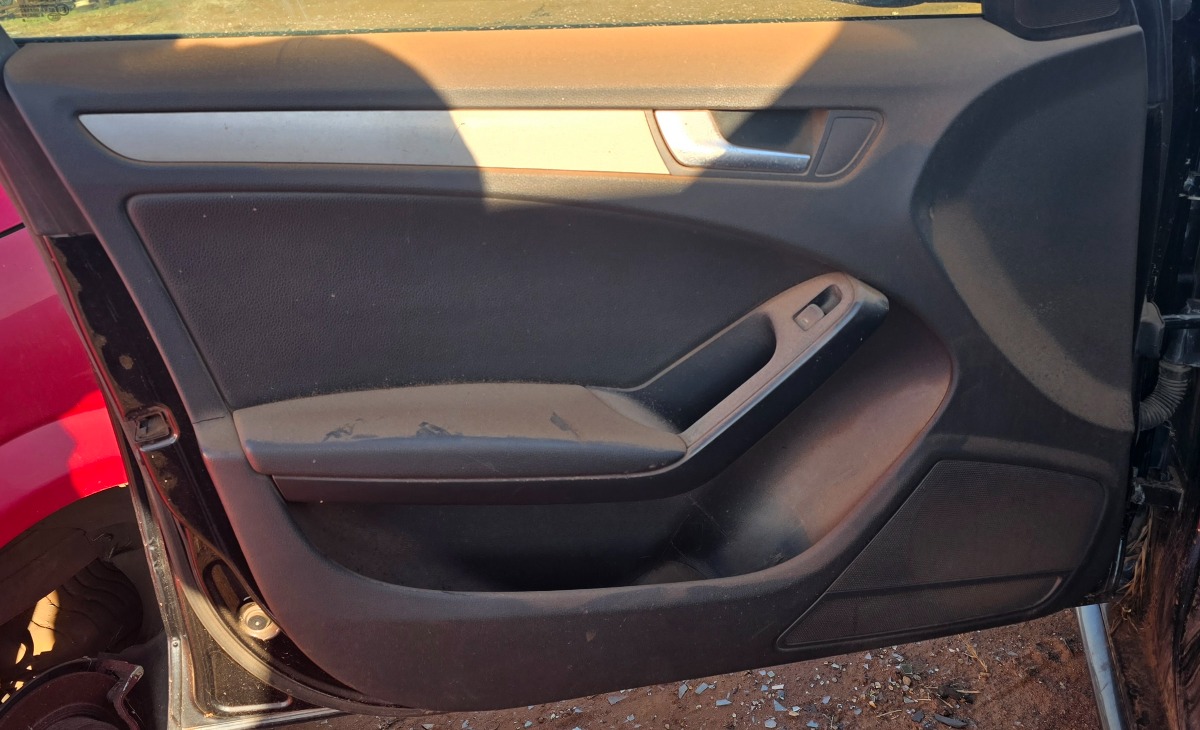 A4 B8 LEFT FRONT DOOR PANEL