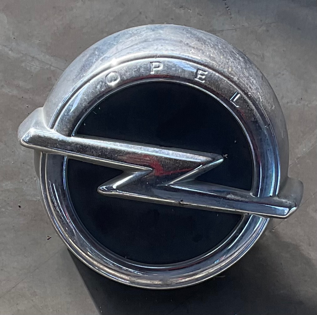 CORSA E FRONT GRILL BADGE