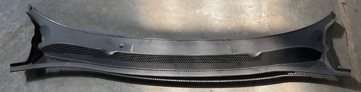 CORSA E WINDSCREEN COWLING