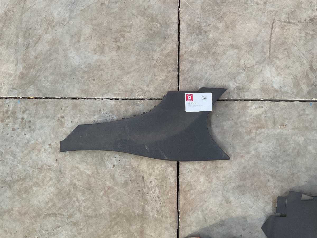 CORSA E RIGHT CONSOLE TRIM
