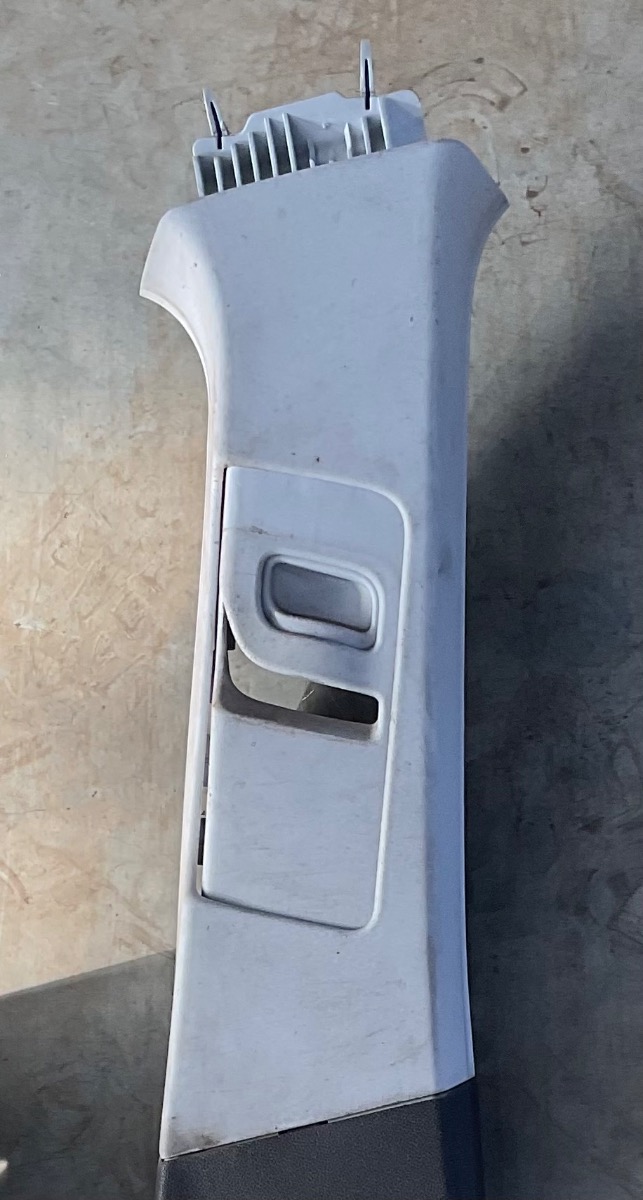 CORSA E RIGHT UPPER B PILLAR TRIM