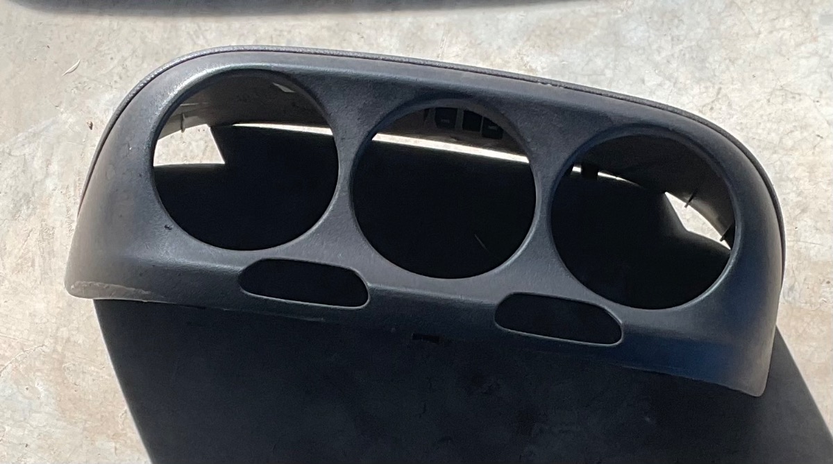 CORSA E LOWER CENTRE DASH MOULDING