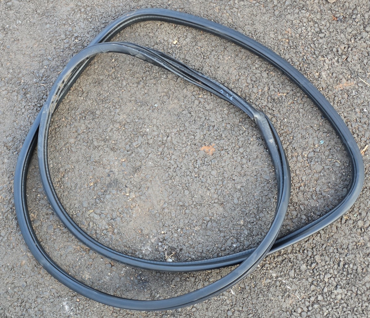 URBAN CRUISER RIGHT REAR DOOR INNER SEAL