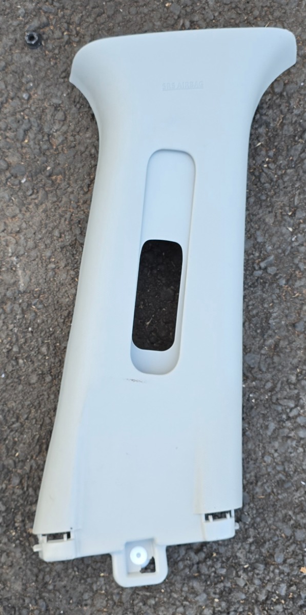 URBAN CRUISER RIGHT UPPER B-PILLAR TRIM