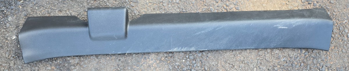URBAN CRUISER RIGHT FRONT DOOR SCUFF