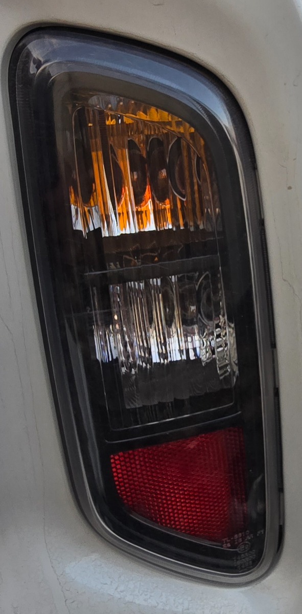 URBAN CRUISER RIGHT LOWER TAIL LIGHT