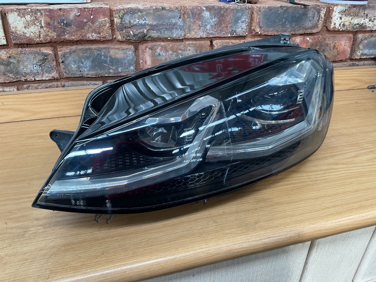 GOLF 7 XENON/LED HEADLIGHT RIGHT