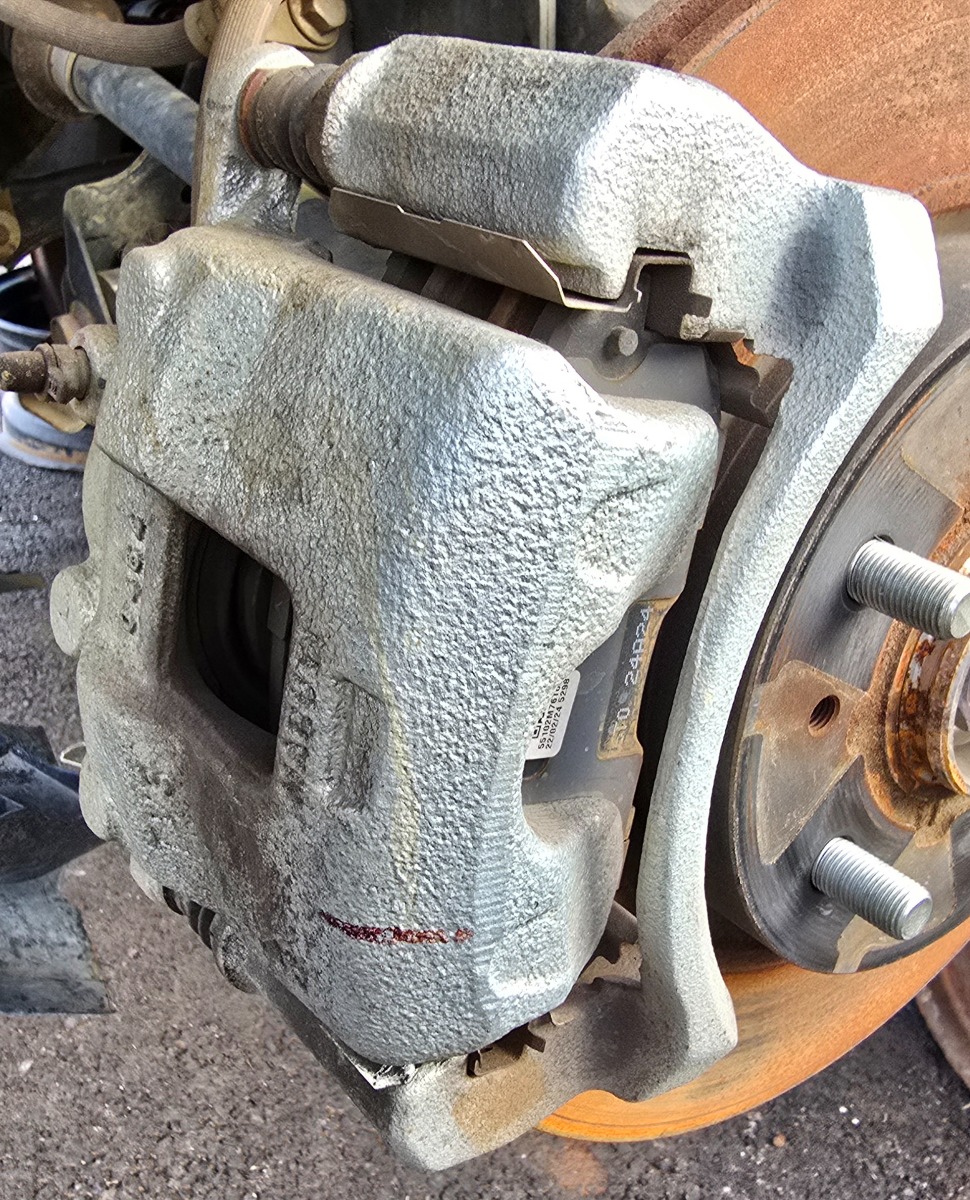 URBAN CRUISER LEFT FRONT BRAKE CALIPER