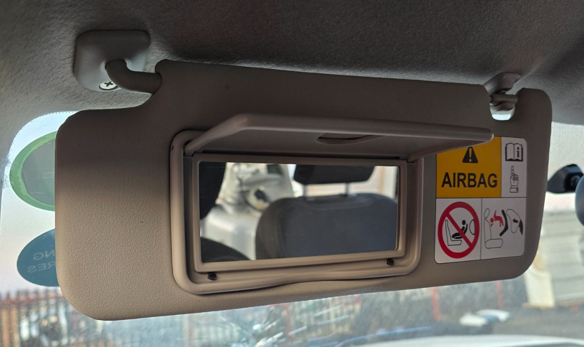 URBAN CRUISER LEFT SUNVISOR