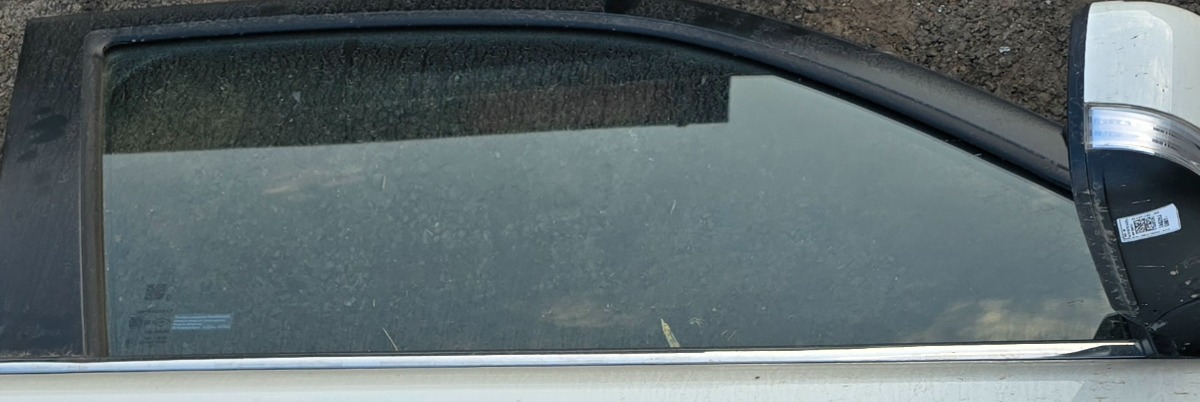 URBAN CRUISER RIGHT FRONT DOOR GLASS