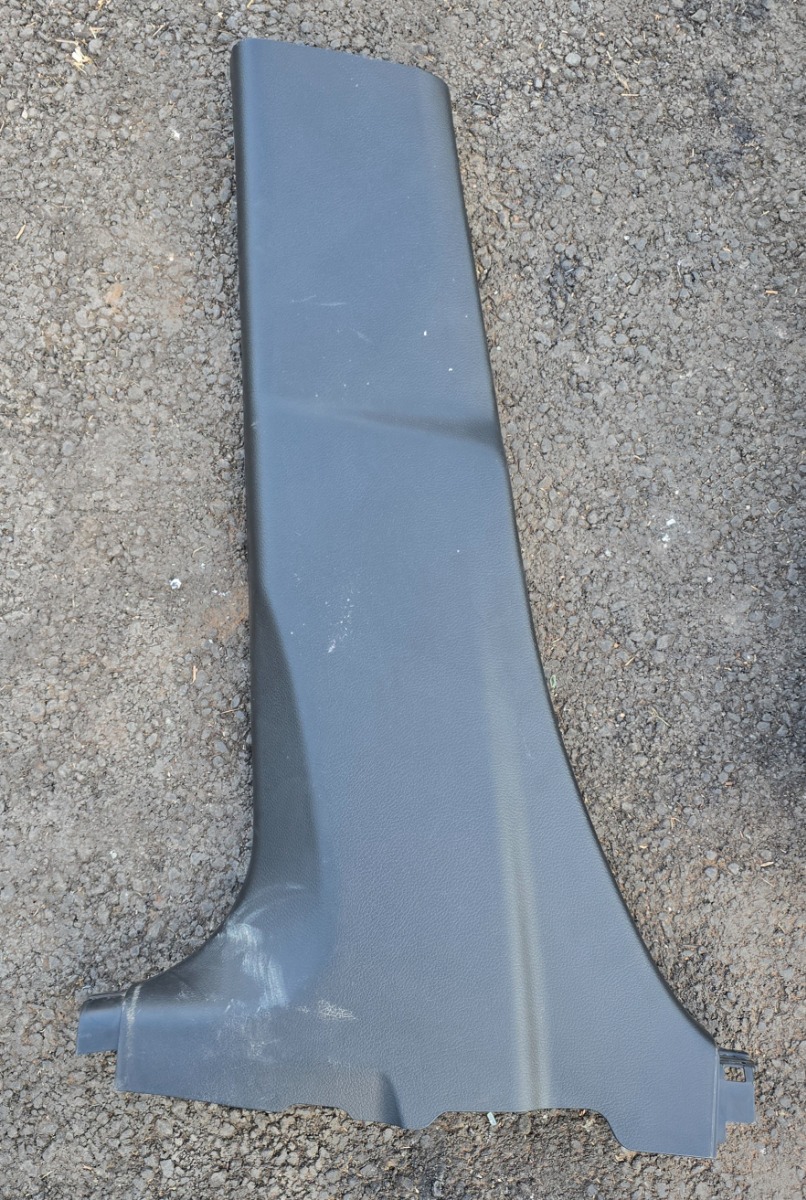 URBAN CRUISER LEFT B-PILLAR TRIM LOWER