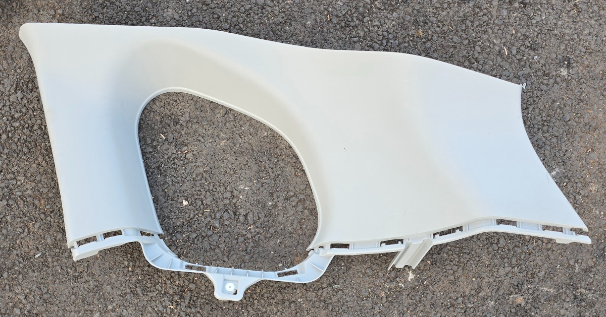 URBAN CRUISER RIGHT REAR C/D-PILLAR TRIM