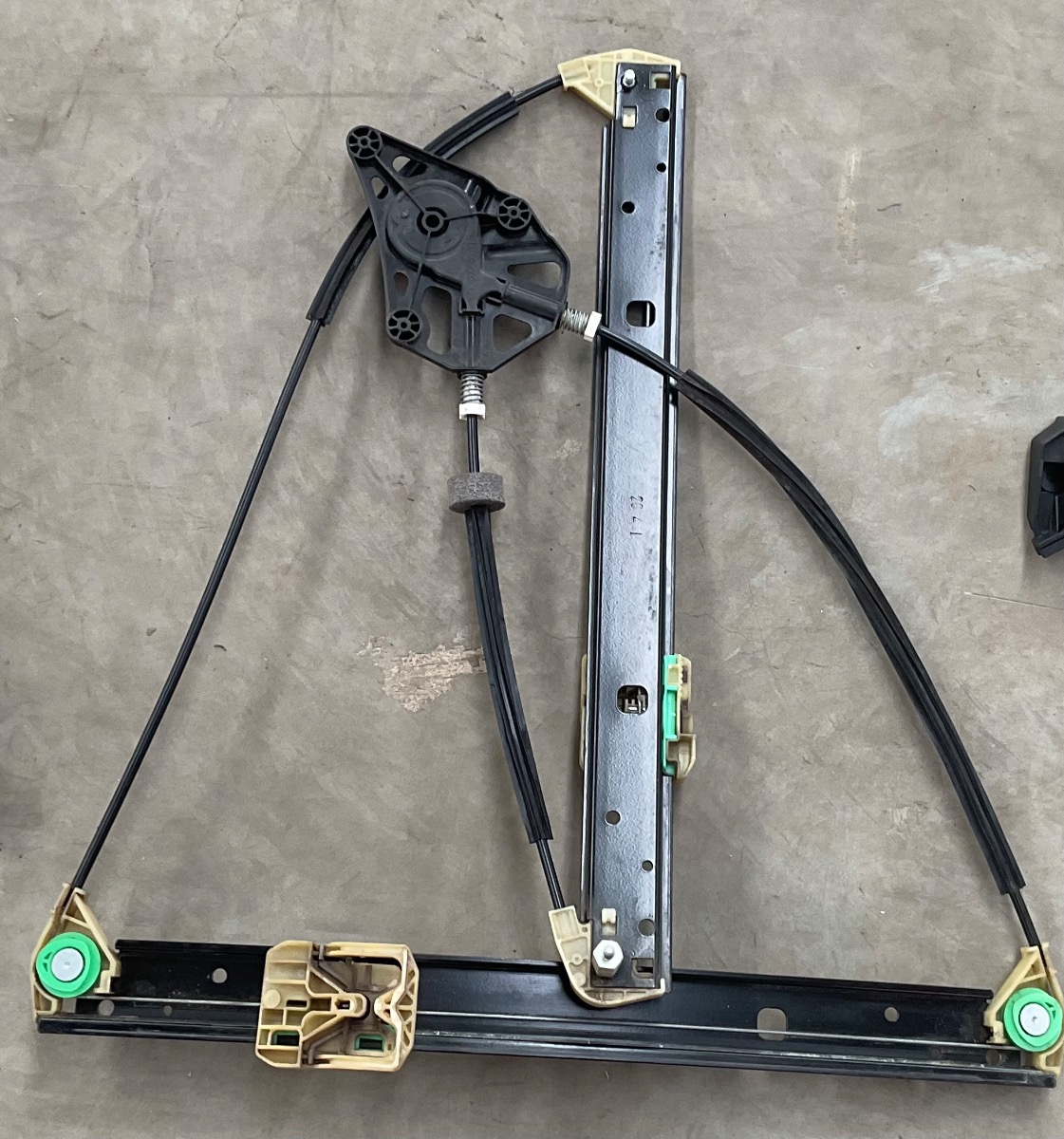 Q3 LEFT FRONT WINDOW MECH ELEC