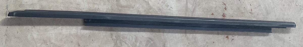 Q3 LEFT OUTER WEATHER STRIP