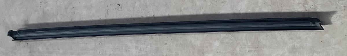 Q3 LEFT FRONT DOOR INNER GLASS SEAL