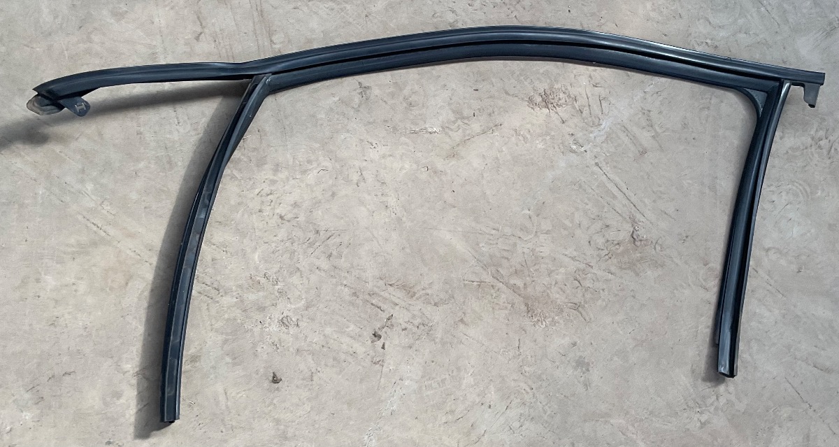 Q3 LEFT REAR GLASS CHANNEL RUBBER