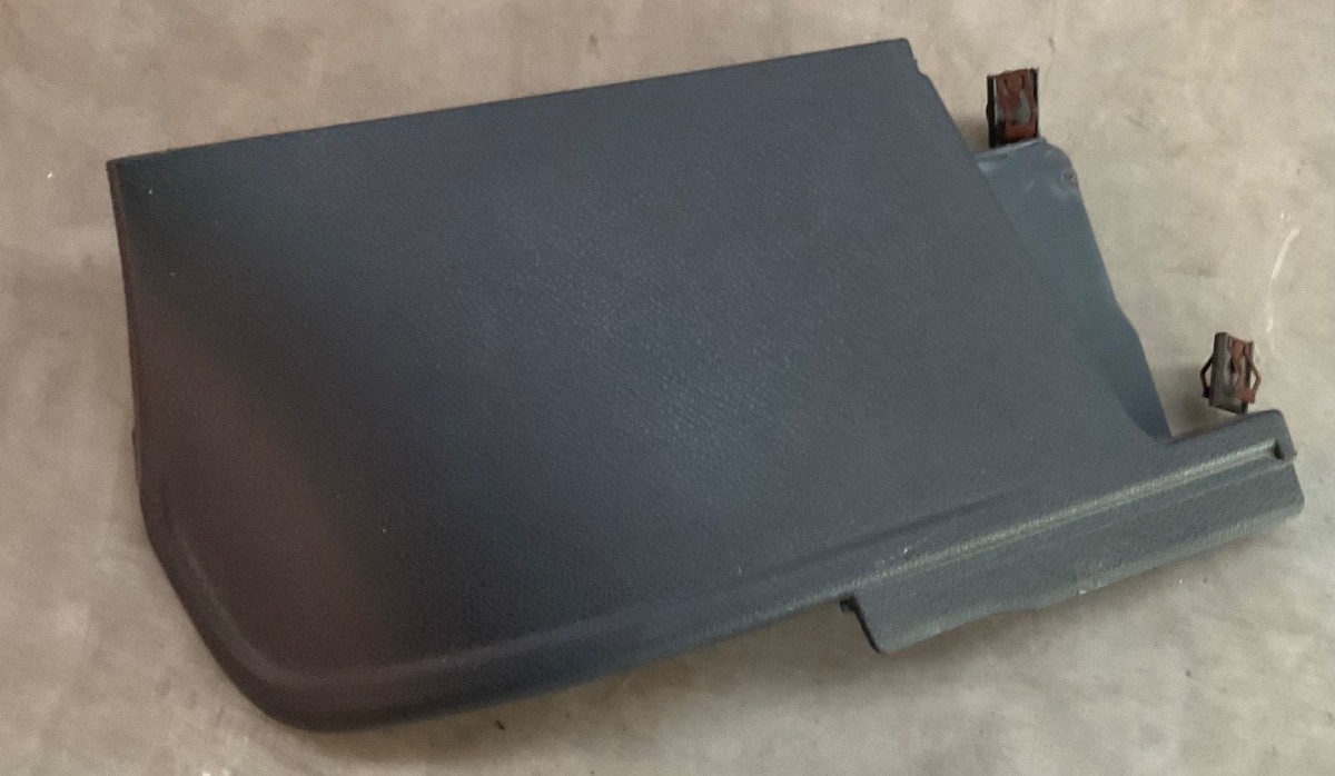 Q3 RIGHT REAR LOWER D PILLAR TRIM