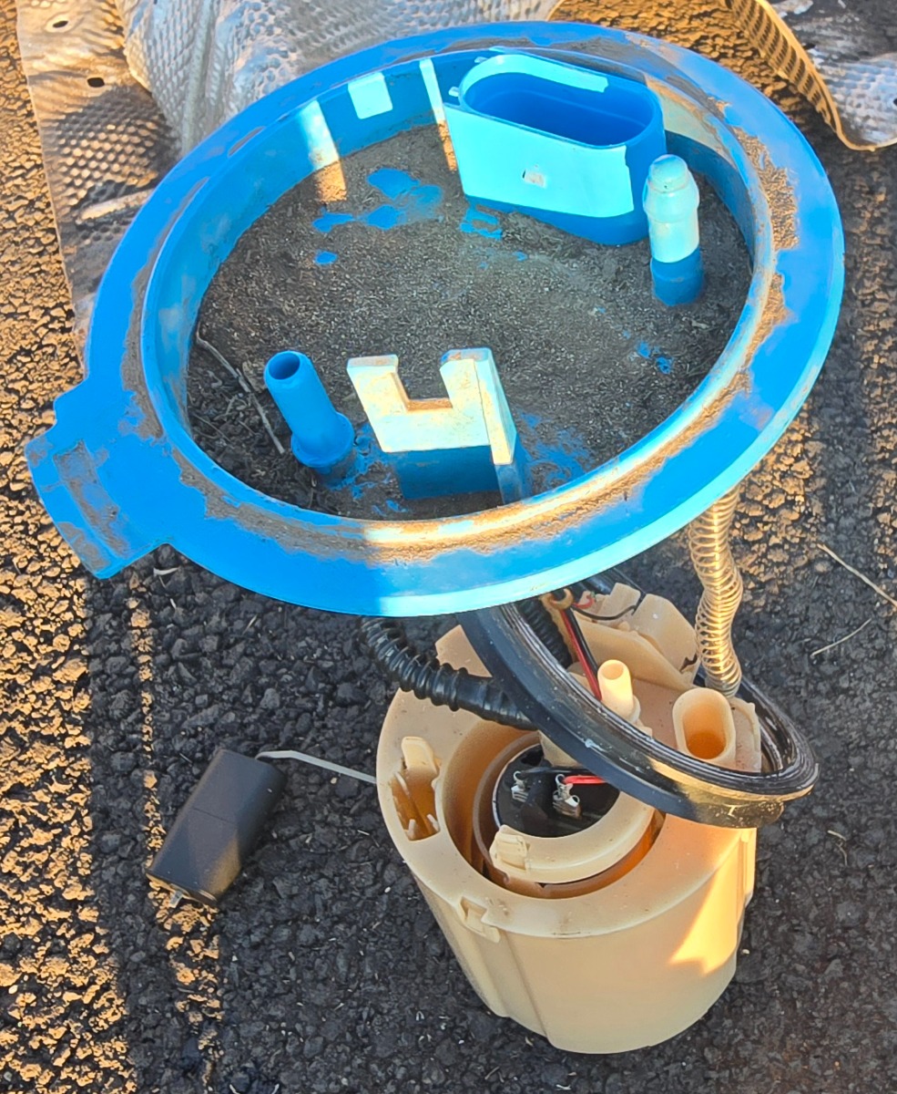 Q3 FUEL PUMP UNIT