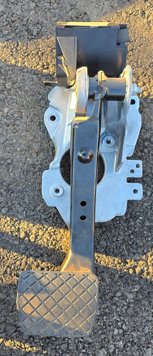 Q3 AUTO BRAKE PEDAL